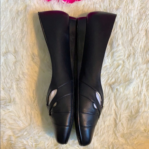 NWOT Array Leather Flats Wide Width - Picture 7 of 8